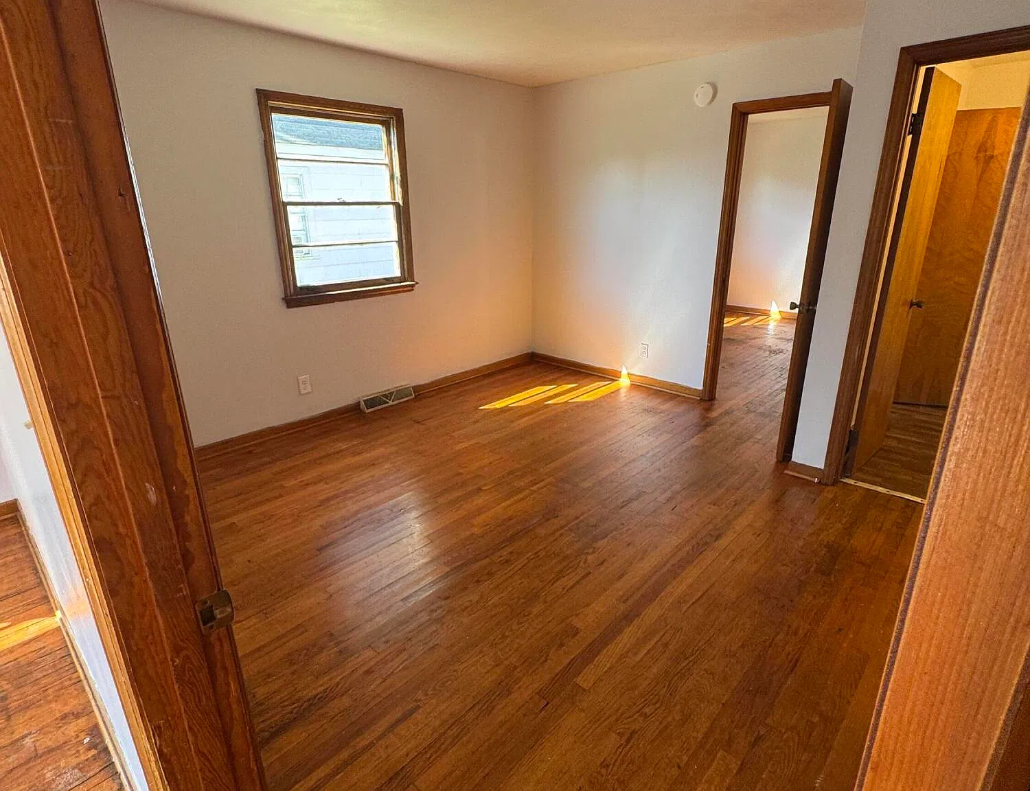 2 bed, 1.0 bath, 780 sqft, $793 — Photo 4