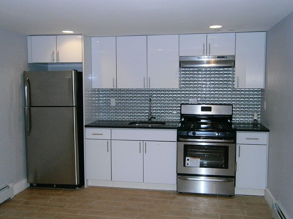 1st image of 854 Macon St #3