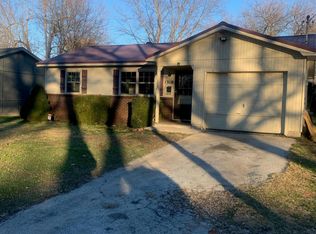 1318 S Estate Ave, Springfield, MO 65804