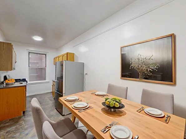 156-08 Riverside Drive West image 5 of 9