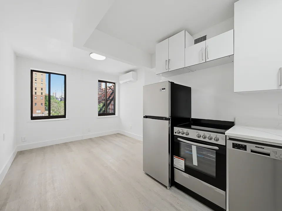 300 E 96th St #3E