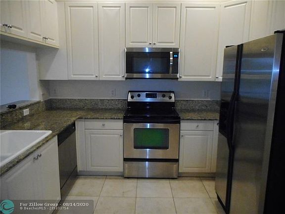 3rd image of 3512 Parkside Dr #3512