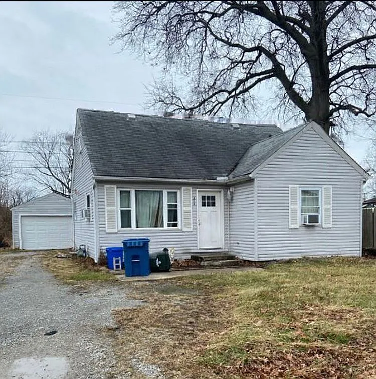 272 Fairfax Rd photo 1