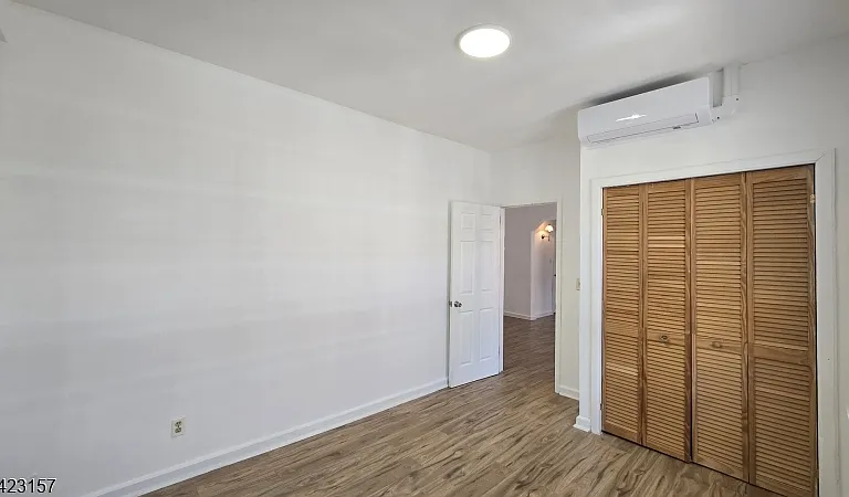 551 Franklin Ave #2R — Photo 8