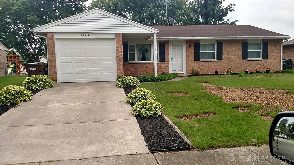 2203 Minnesota Dr photo 1