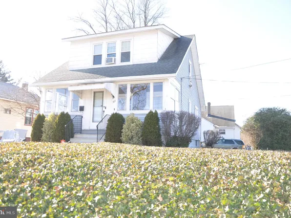 301 Laurel Ave, Woodlynne, NJ 08107