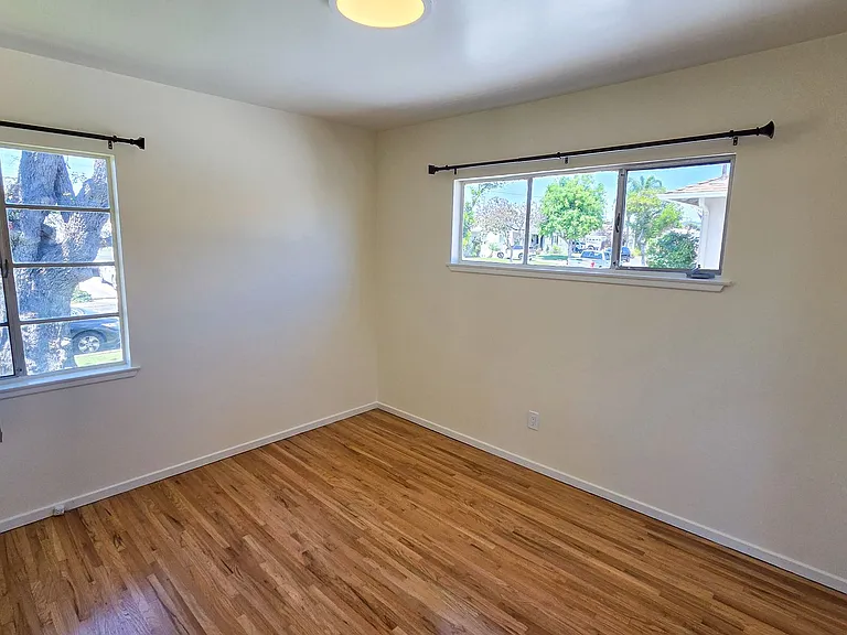15422 Woodcrest Dr — Photo 9