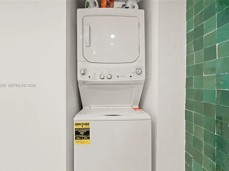 6000 Indian Creek Dr #5B — Photo 31