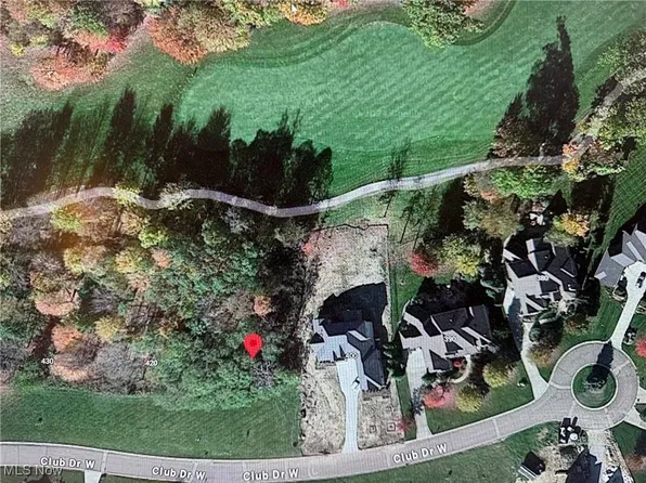 410 Club Dr W, Aurora, OH 44202