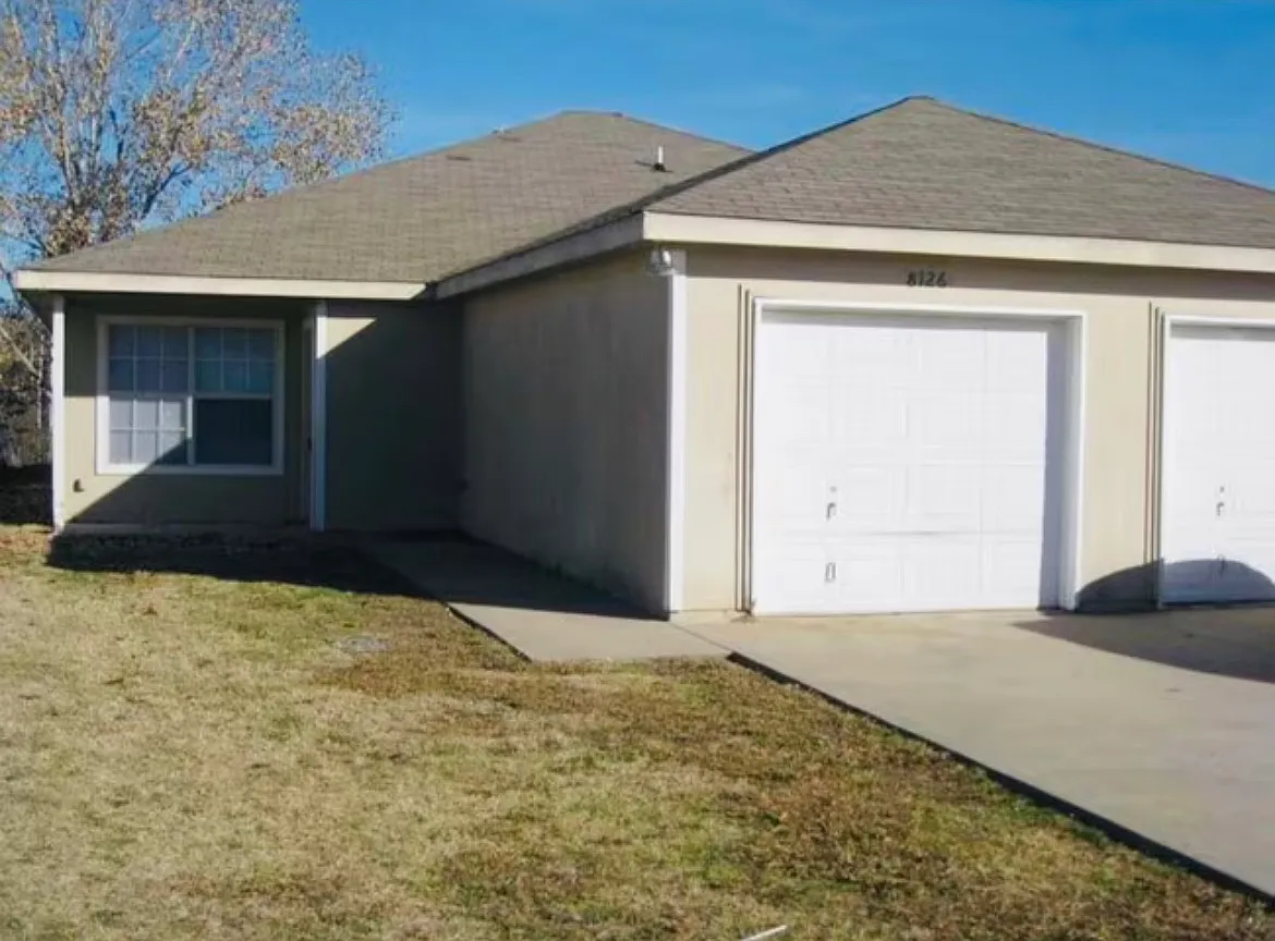 3 bed, 1115 sqft, $1,700 — Photo 1