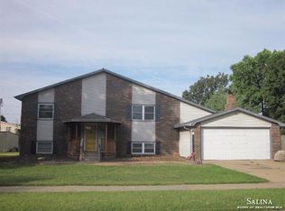 2346 Wesley St, Salina, KS 67401