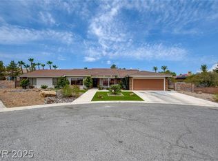 7040 Bailey Cir, Las Vegas, NV 89117