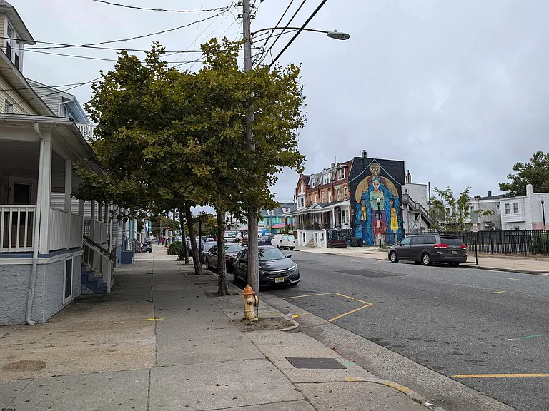 16 N Iowa Ave — Photo 21