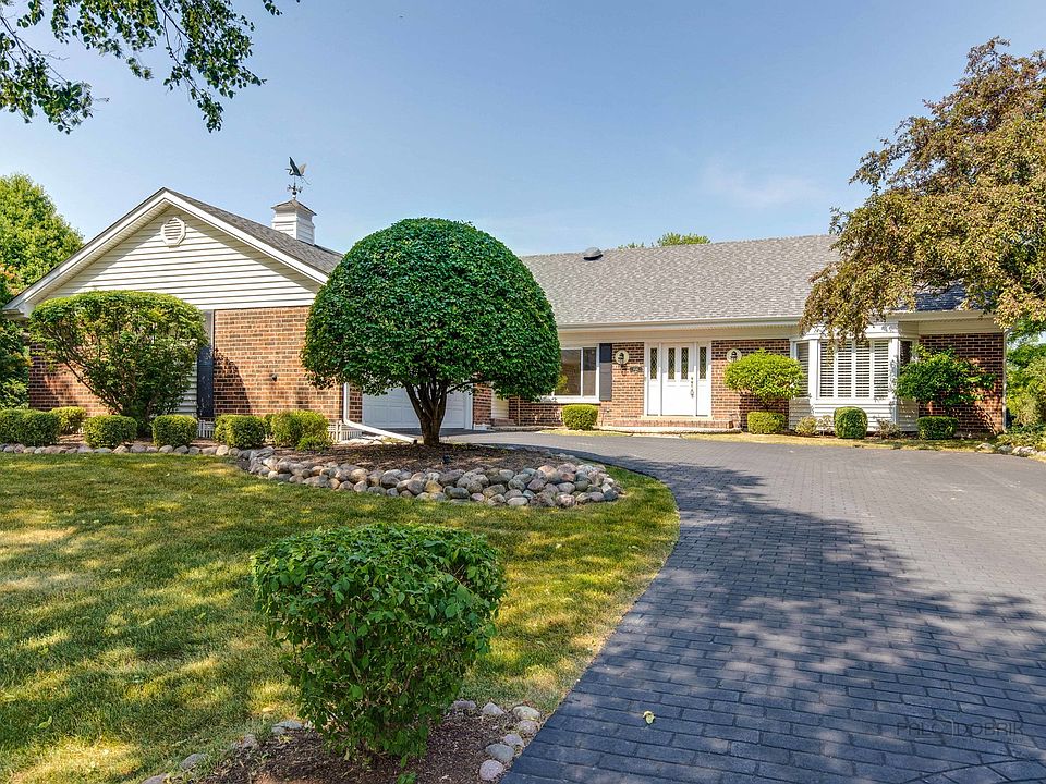 1st image of 846 N Sanborn Dr