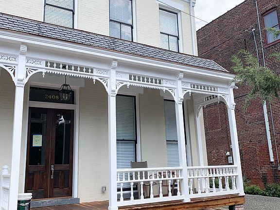 2nd image of 2406 E Clay St #1