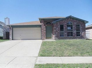 6004 York River Dr, Arlington, TX 76018