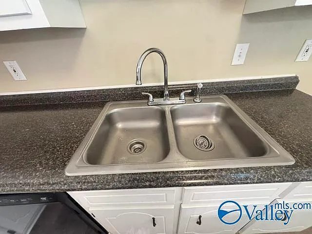 127 Colby Dr — Photo 12