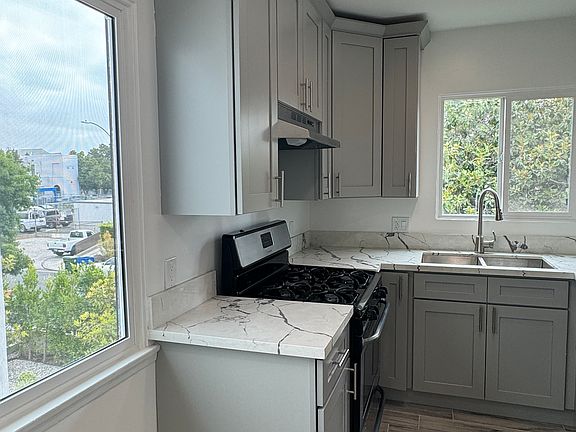 3rd image of 1553 S Ridgeley Dr #1553