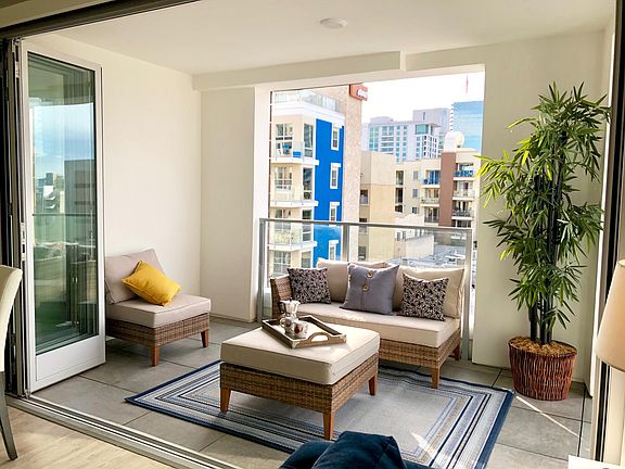 2nd image of 558 W Date St #404