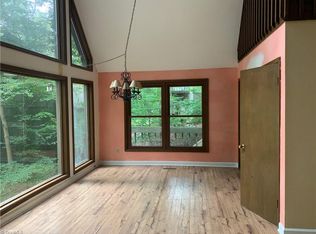 1916 Chateau Ridge Dr, Winston Salem, NC 27103