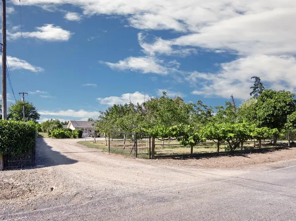 3972 E Sunny Rd, Stockton, CA 95215
