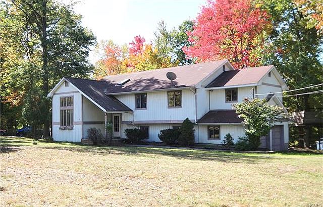 1st image of 13 Birchwood Dr