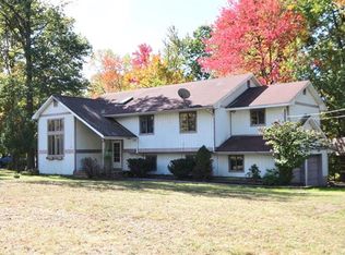13 Birchwood Dr, New Windsor, NY 12553