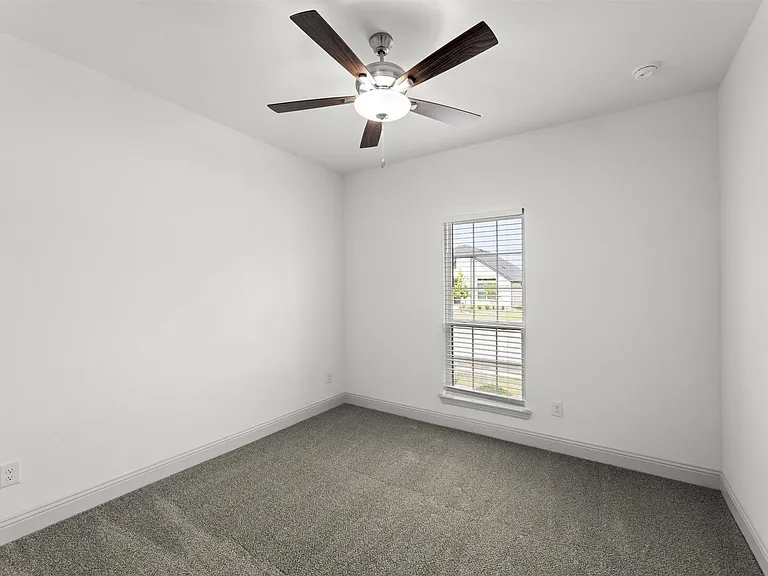 544 Oak Creek Dr — Photo 17