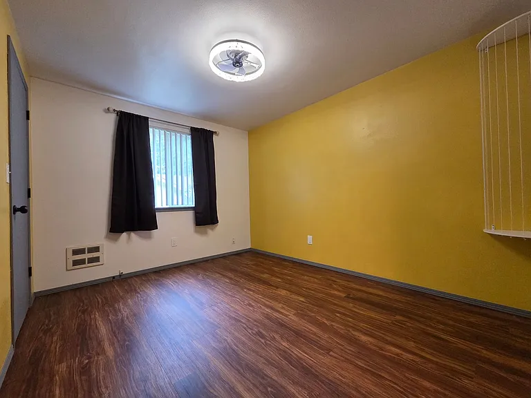 21835 Crest Ln SE — Photo 16
