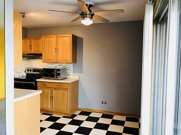 4th image of 5513 Lakeside Dr APT 2B