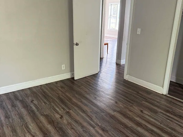 2914 Liberty Rd — Photo 3