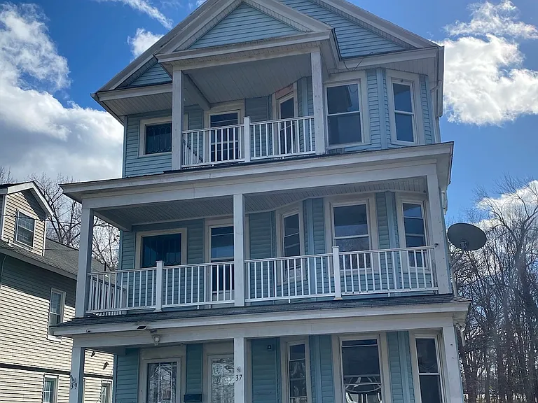 37-39 Benham St #1 — Photo 26
