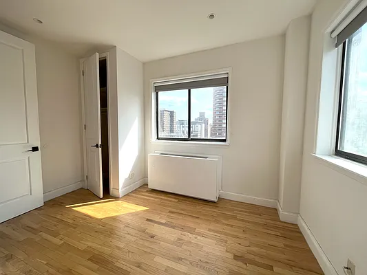 Rented by Akam Sales and Brokerage | media 17