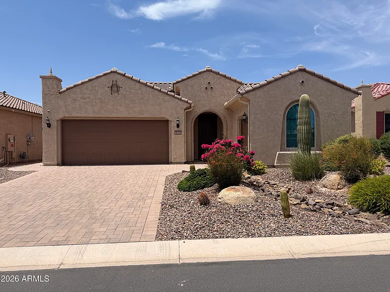 4024 N Cottonwood Dr — Photo 1