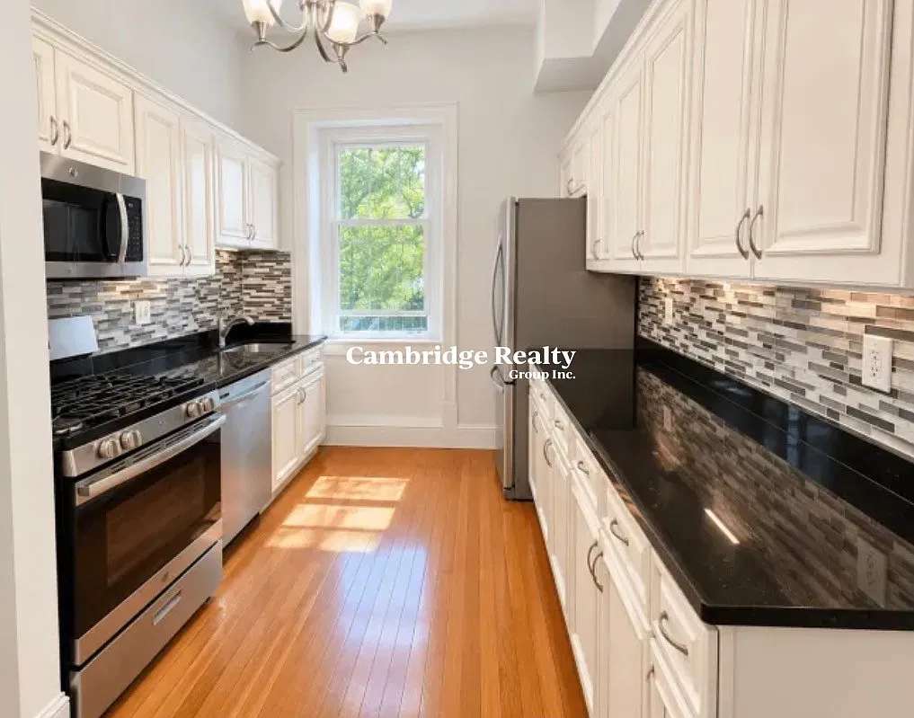 4 bed, 1.0 bath, 1200 sqft, $4,900 — Photo 1