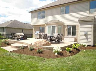 51880 Black Hills Ln, Macomb, MI 48042