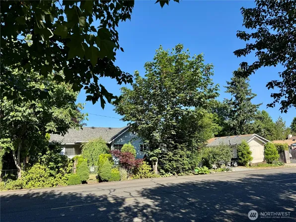 1203 Davis Avenue, Enumclaw, WA 98022