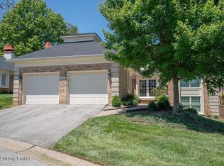 1221 Wellington Pl, Windy Hills, KY 40207