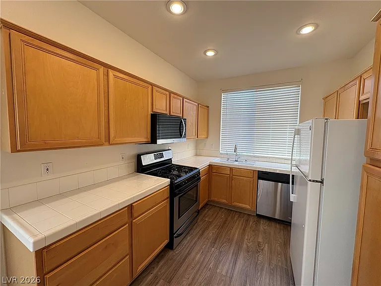 10688 Oak Crest Ave — Photo 8