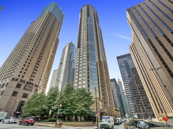 222 N Columbus Dr APT 2708, Chicago, IL 60601