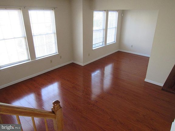 5th image of 45563 Knockeyon Ln