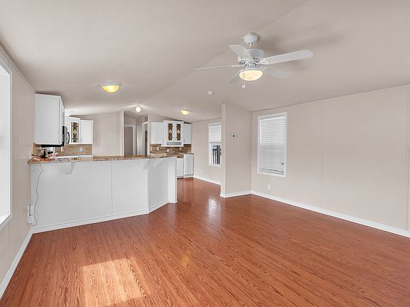 4th image of 104 Layfield Ln