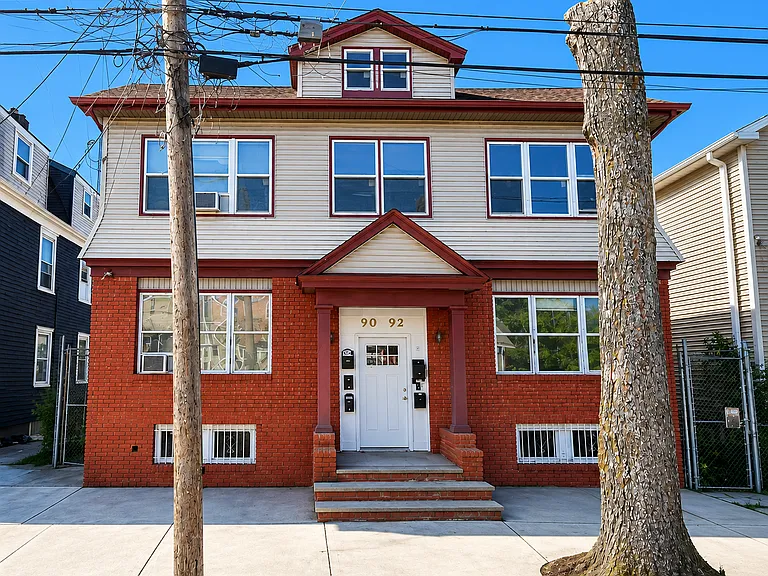 90-92 Willoughby St #2L — Photo 3