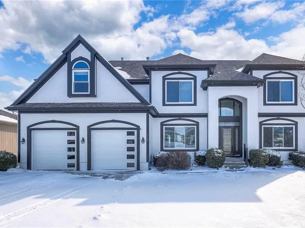 3109 SE Brookside Ct, Lees Summit, MO 64063