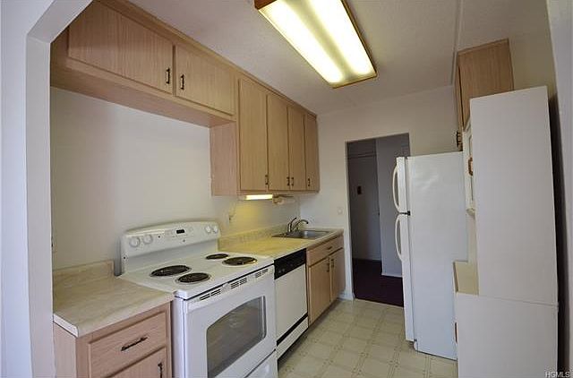 1st image of 35 Park Ave APT 2V