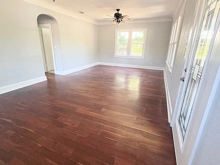 2100 Dartmouth Ave N — Photo 11