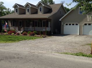 208 W 2nd St, Ina, IL 62846