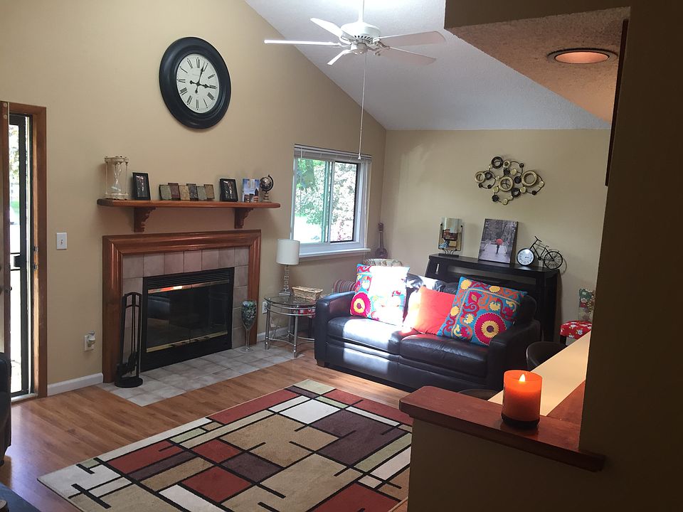 1st image of 225 Grenadier Ct