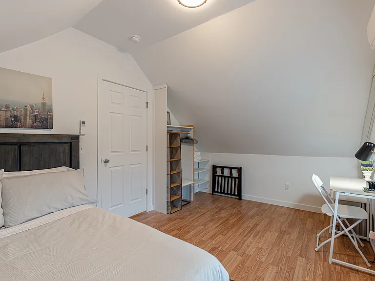 521 Williams Ave S — Photo 9