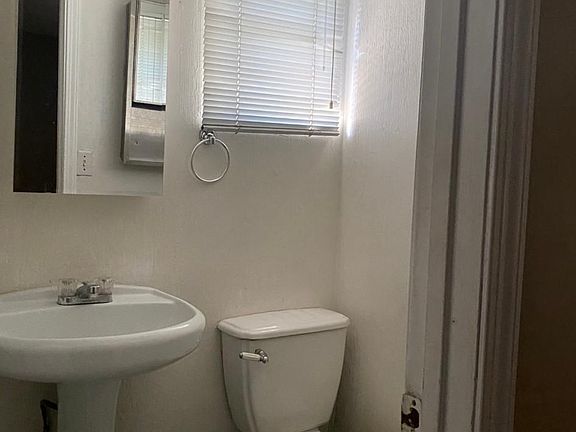 4th image of 1013 Melbourne Ave #1